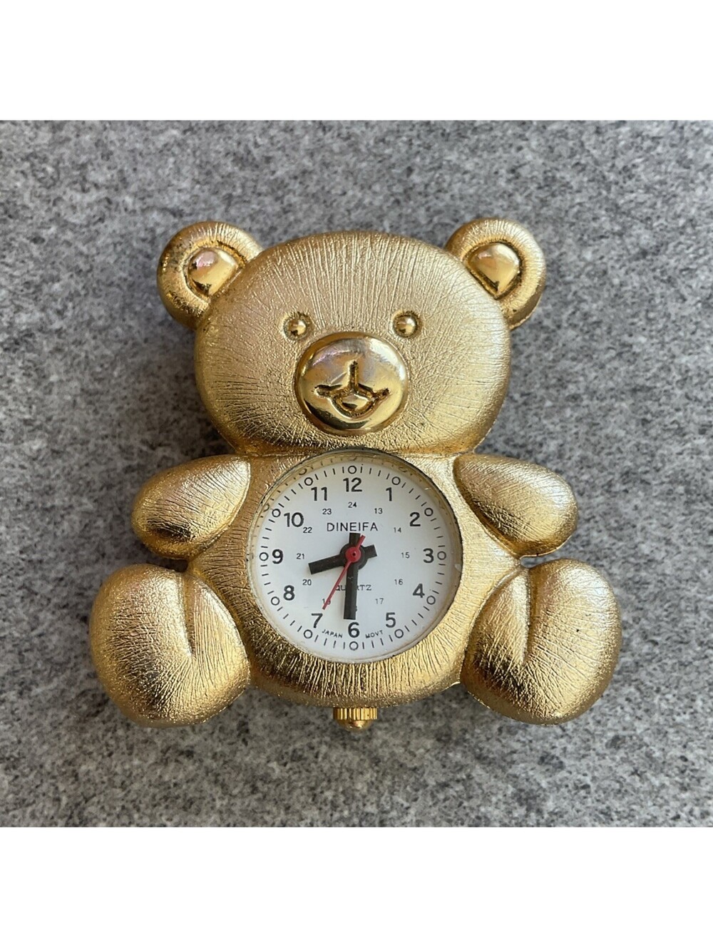 DINEIFA Teddy Bear Mini Desk Watch 42mm Gold Tone Figurine Novelty A8